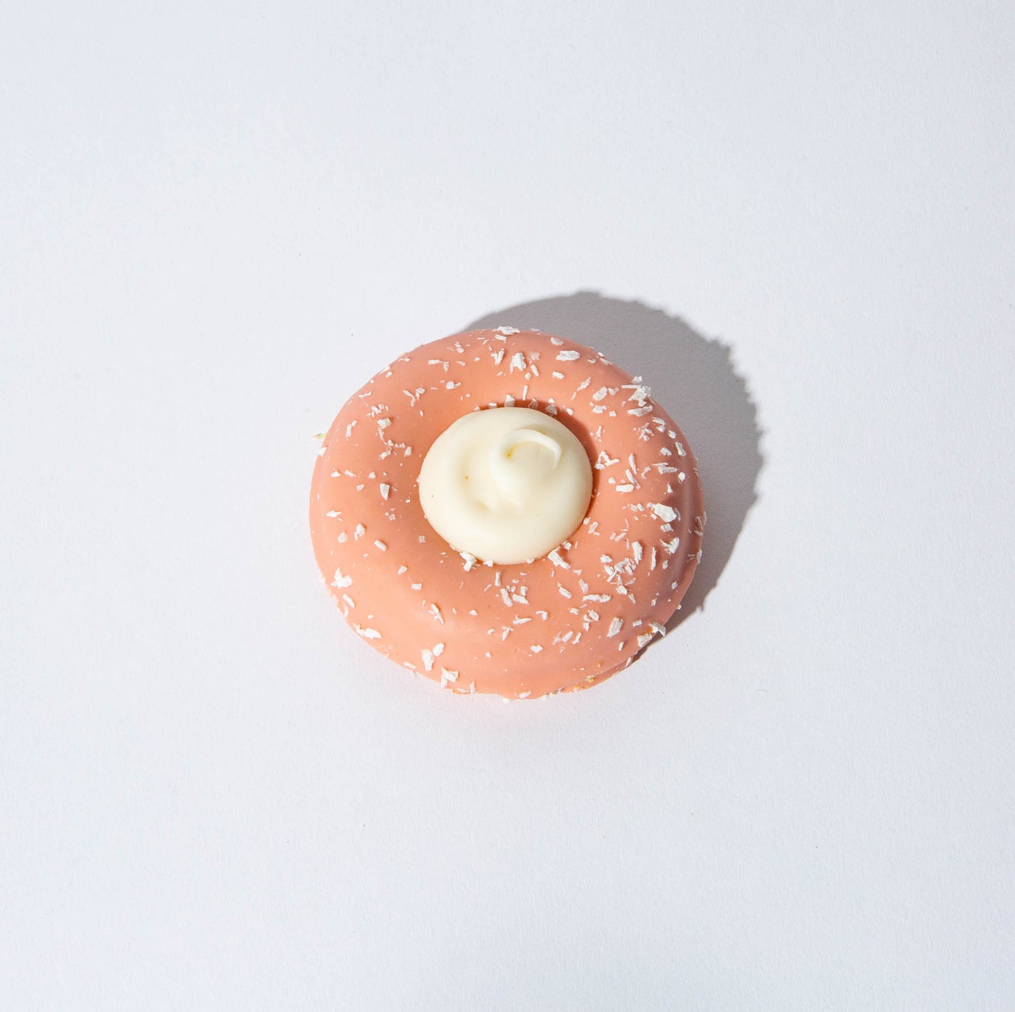 Strawberry and coconut donut cookie