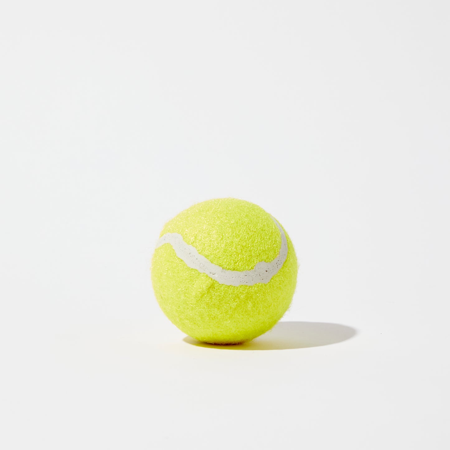 Balle de tennis colorée